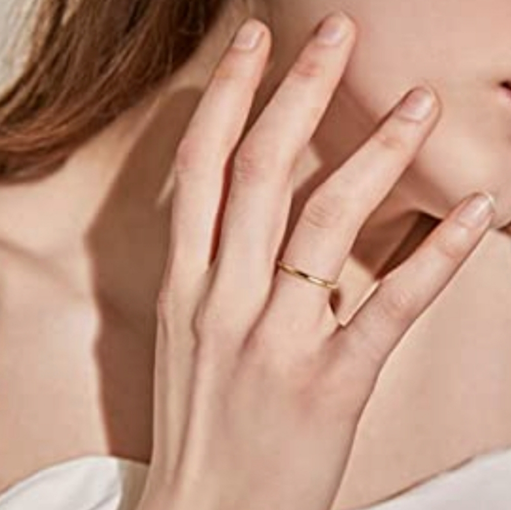 14k Ring - Picture 2 of 8